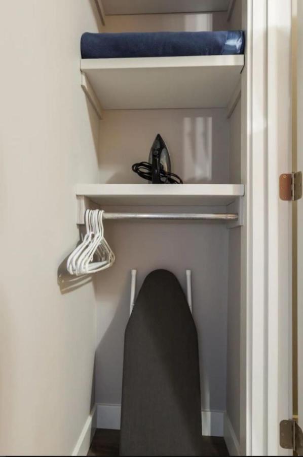 Modern Executive Suite I Complimentary Netflix & Parking! Edmonton Exterior photo